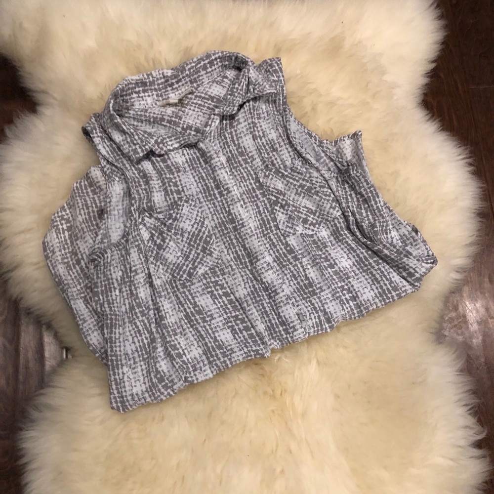 Entro Gray Button Up Blouse